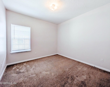 12301 Kernan Forest Boulevard - Photo Thumbnail 10