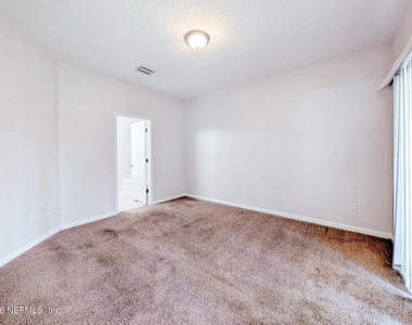 12301 Kernan Forest Boulevard - Photo Thumbnail 6