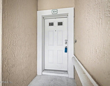 100 Bermuda Bay Circle - Photo Thumbnail 5