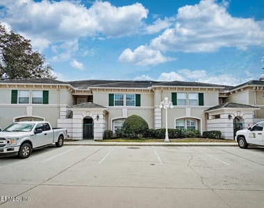 100 Bermuda Bay Circle - Photo Thumbnail 1