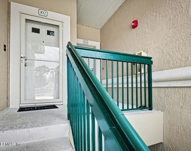 100 Bermuda Bay Circle - Photo Thumbnail 4