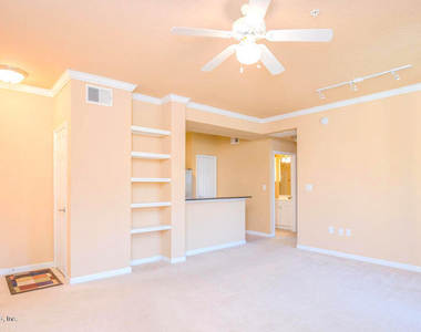 8539 Gate Parkway W - Photo Thumbnail 3