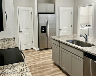 14765 Cashew Avenue - Photo Thumbnail 8