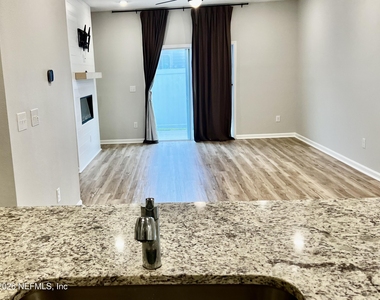 14765 Cashew Avenue - Photo Thumbnail 9