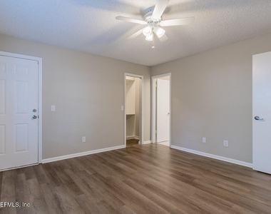 1067 Hibiscus Street - Photo Thumbnail 16