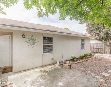 1067 Hibiscus Street - Photo Thumbnail 30