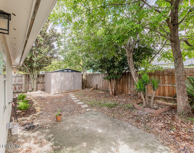1067 Hibiscus Street - Photo Thumbnail 29