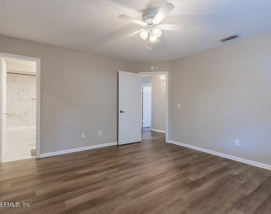 1067 Hibiscus Street - Photo Thumbnail 15