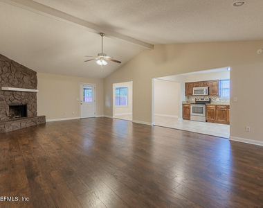 10516 E Chippendale Circle - Photo Thumbnail 3