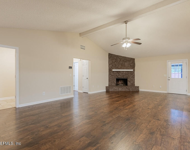 10516 E Chippendale Circle - Photo Thumbnail 4