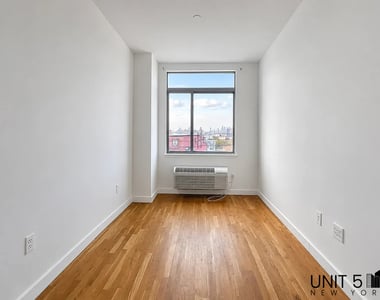 184 Noll Street - Photo Thumbnail 6