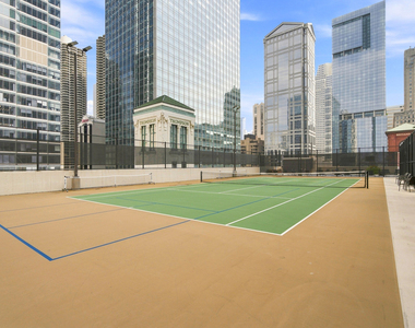 345 N La Salle Street - Photo Thumbnail 31