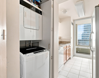 345 N La Salle Street - Photo Thumbnail 17