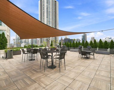 345 N La Salle Street - Photo Thumbnail 15