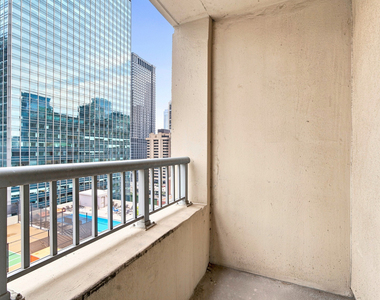 345 N La Salle Street - Photo Thumbnail 16