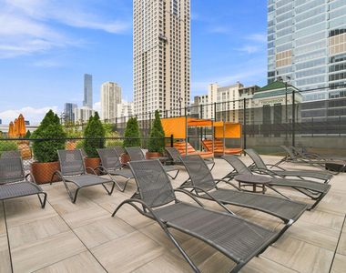 345 N La Salle Street - Photo Thumbnail 13