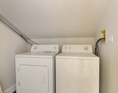 812 N Sleight Street - Photo Thumbnail 2