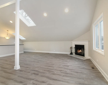 812 N Sleight Street - Photo Thumbnail 10