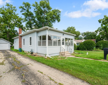 107 E Prairie Street - Photo Thumbnail 11