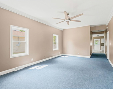 107 E Prairie Street - Photo Thumbnail 5
