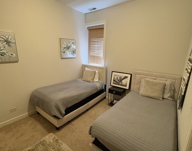 6435 S Kenwood Avenue - Photo Thumbnail 18