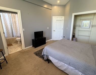 6435 S Kenwood Avenue - Photo Thumbnail 17
