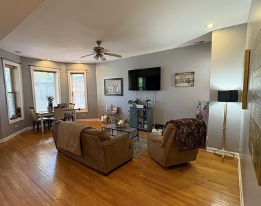 6435 S Kenwood Avenue - Photo Thumbnail 2