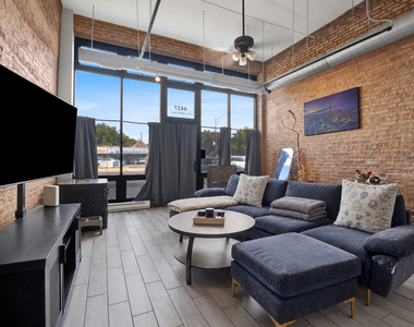 4437 W Fullerton Avenue - Photo Thumbnail 2