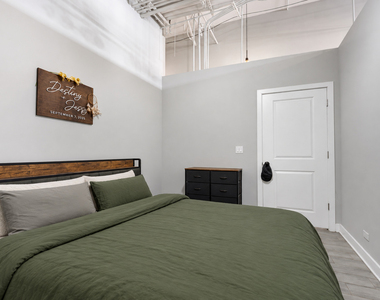 4437 W Fullerton Avenue - Photo Thumbnail 11