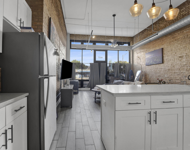 4437 W Fullerton Avenue - Photo Thumbnail 7