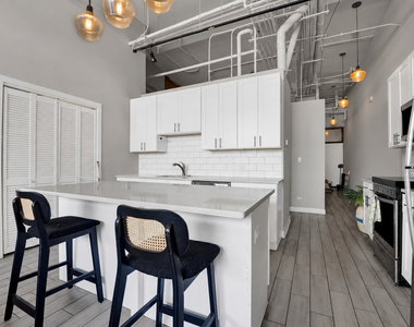 4437 W Fullerton Avenue - Photo Thumbnail 5