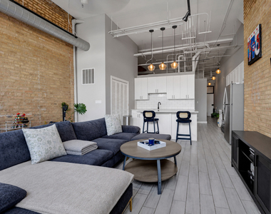 4437 W Fullerton Avenue - Photo Thumbnail 1