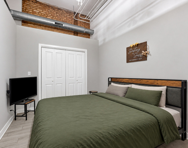 4437 W Fullerton Avenue - Photo Thumbnail 10