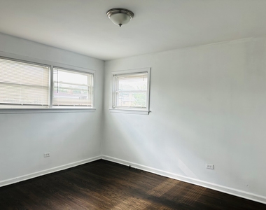 8638 Trumbull Avenue - Photo Thumbnail 20
