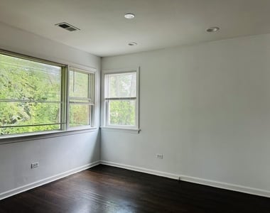 8638 Trumbull Avenue - Photo Thumbnail 9