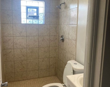 7637 S Essex Avenue - Photo Thumbnail 4