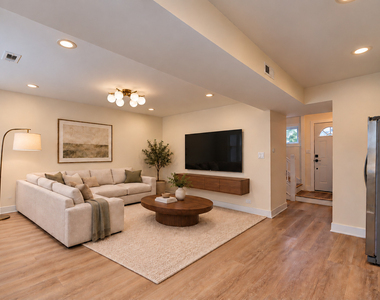1328 W Nelson Street - Photo Thumbnail 13