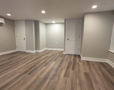 2235 W 21st Place - Photo Thumbnail 3