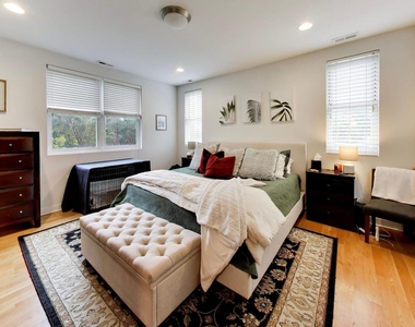 693 N Peoria Street - Photo Thumbnail 8