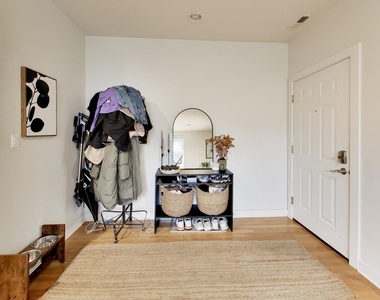 693 N Peoria Street - Photo Thumbnail 4