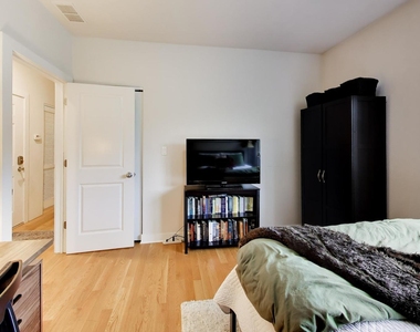 693 N Peoria Street - Photo Thumbnail 16