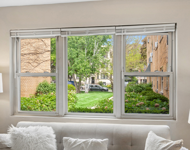 1711 W Estes Avenue - Photo Thumbnail 4