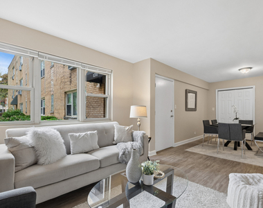 1711 W Estes Avenue - Photo Thumbnail 5
