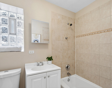 1711 W Estes Avenue - Photo Thumbnail 12