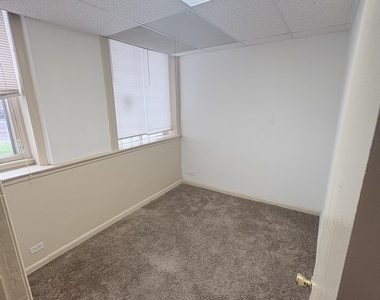 6616 W Windsor Avenue - Photo Thumbnail 7