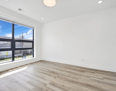 4350 W Lawrence Avenue - Photo Thumbnail 5