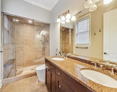 4721 N Malden Street - Photo Thumbnail 13
