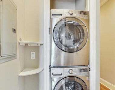 4721 N Malden Street - Photo Thumbnail 20