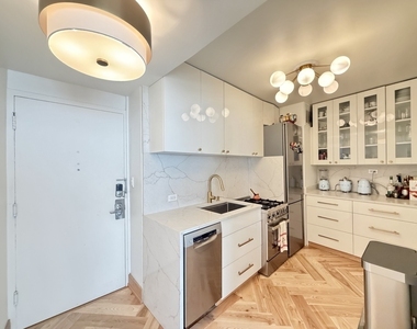 1150 N Lake Shore Drive - Photo Thumbnail 1