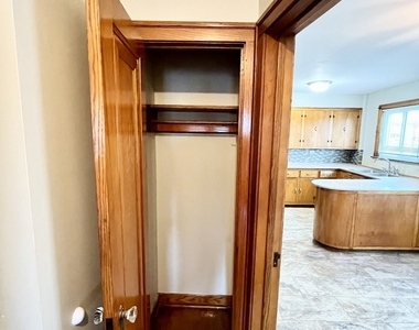 4259 W 21st Street - Photo Thumbnail 12